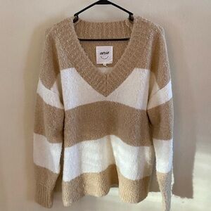 Aerie V-Neck Sweater in Tan and Cream Stripes Size Medium